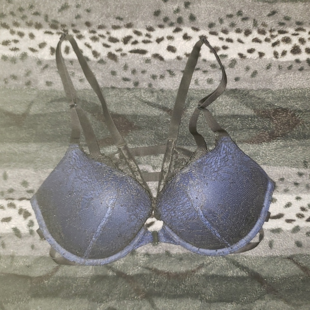 Victoria's Secret royal blue pushup bra with lace